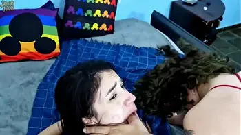 FOURSOME | dividimos o cuzinho das nossas esposas e gozamos na cara das duas