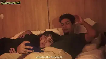 Tengo sueño hermanastro, dejame acostarme en tus piernas, pero no metas tu pene en mi boca por favor!!