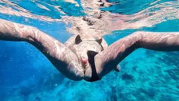 Under Water Sex with Hot Milf