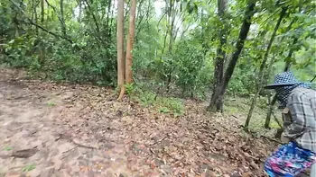 Amateur Thai villagers have sex in the forest public 4K 18