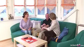 German Mature - ENKEL FICKT SEINE STIEF OMA UND WIRD VON MUTTI ERWISCHT