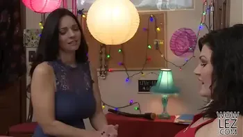 Mindi Mink helps on Jessica's issue - Girlfriends Films