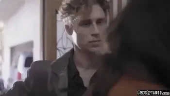 Reporter gets a bit too close to psycho