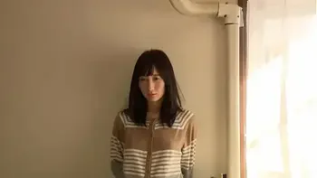 vrouwtje's sletterige buurvrouw wordt geneukt