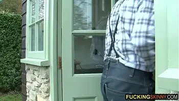 Fucking skinny teen fucks her husband for valentines