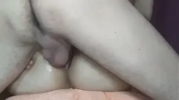 المتناكة امينة  فشخت طيزها و كسها.