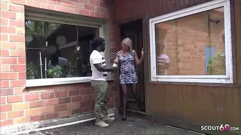 German Mature - Notgeile Deutsche Mutter fickt den Schwarzen von Baustelle