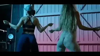 WWE Sommer Ray Learns To Twerk