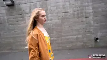 Real Teens - Petite Russian Gets Tight Pussy Stretched