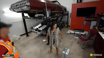 Roadside - Thick Latina Stripper Fucks The Mechanic