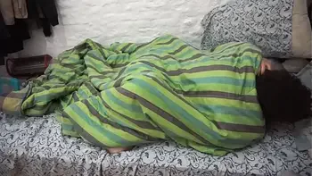 WE PLAY UNDER THE FRAZADA WITH MY SEXY BEST FRIEND UNTIL WE ARE WARMED AND WE REALLY HARD AND HOT