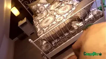 SQUIRT ALERT DUDE GET SUPRISE SQUIRT ALL OVER HIS FACE