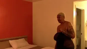 Lady Onyx Ends Up At The WRONG Hotel Then Gets Slayed