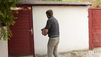 Realtor gets to bang leggy babes Jasmine Jae & Ania Kinski until he cums