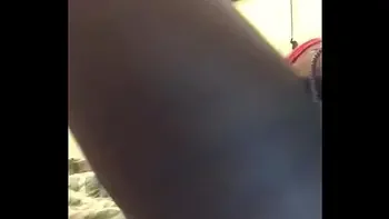 Mrsfeedme fucks the cream out her pussy