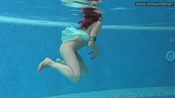Lizi Vogue Underwater Porn
