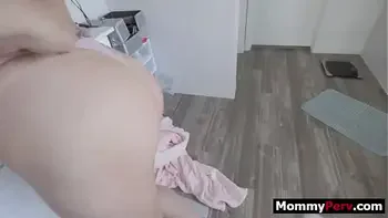 Blonde milf stepmom sends step son her naked pics to fuck him