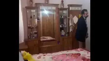 اب ينيك بنته في غرفته