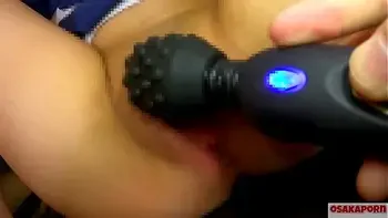 人生初潮吹き！大洪水のツルピタ 瞳の大きな可愛いぴちぴち18歳が 服で2回以上のイキ祭り。ちびっこ体型貧乳ちっぱいさんスカートに正常位で中出し。個人撮影　ハメ撮り　オリジナル　セーラー服 アヘ顔 アクメ 会話　手マン デンマ　フェラ　ver まお 7 osakaporn