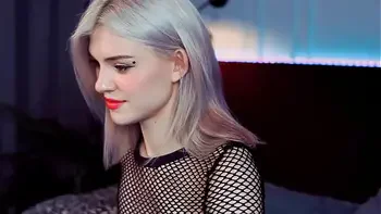 Alternate Girls Suck The Best!