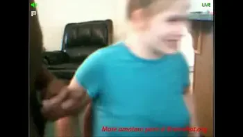 Amateur girl gives interracial blowjob on cam