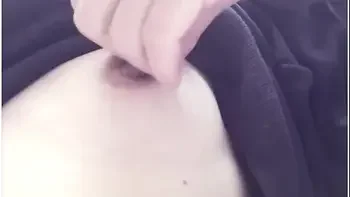 Bed Gasm In 寝起きちくひスウェットの上から乳首ホチッ 貧乳オtニー Japanese Nipple Masturbation In Bed Orgasm