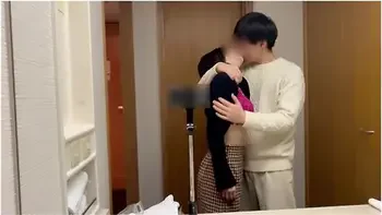 個人撮影鎌倉ホtルてお風呂前に濃厚tィーフキス鏡越して立ちハックsexする旅行中の素人カッフル動画japanese Amateur Hentai 日本人ハイハン色白美少女