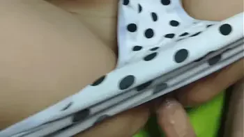 I cum on her pussy so risky mmm...