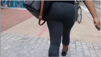 FAT JIGGLY ASS IN SPANDEX(MAJOR VPL!!!!!)