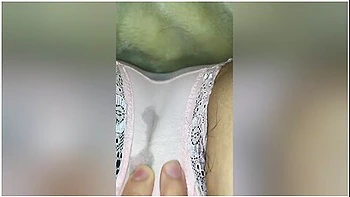 Trusiki Vsі Mokrі Na Pershіi Hvilinі. Volohata Yaponska Lubitelka Masturbue [domashne]