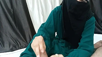 She Loves Foreskin Of Uncut Dick