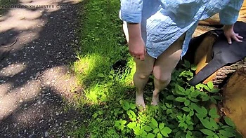 Bouncy Tits Outdoor Training: Public Vagina Slapping for World Record Domination