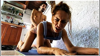 Jeg Bliver Kneppet I Roven, Mens Jeg Træner. Erotisk Drom Gar I Opfyldelse