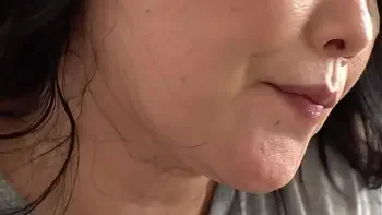 Ｈカップの五十路 オイルマッサージで勃起してしまった息子のデカチンに発情　鮎川るい