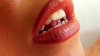 Super Goddess Jenna Sweet Works Her 18 Year Old Pussy