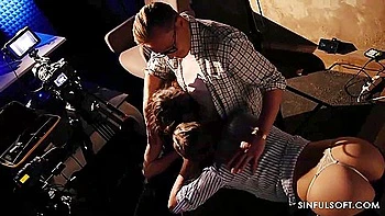 Watch Elegant And Olivia Sparkles Action