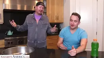 Naughty America - Veronica Avluv gets a wet juicy creampie