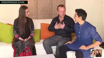 दोस्त को शराब पिलाके उसकी बीवी और अपनी पत्नी दोनों के साथ गुदा मैथुन किया