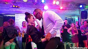 Partyharcore 12 02ecena