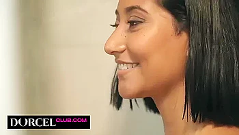 Shower Play With Mary & Alika