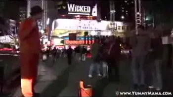 MILF Mindy from YummyMama Sucks & Fucks husband in Manhattan in HD! Massive cumshot in hotel fuck!