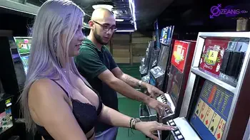 Casino con latinas calientes #1(soldier huge cock y Ashley Grey X)