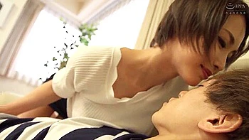 06C1323-A relative's who came to play for the first time in a long time sucks a cock