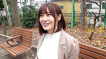 おっぱい綺麗なエッチな人妻が男を誘って不倫セックスでめちゃくちゃ悶絶