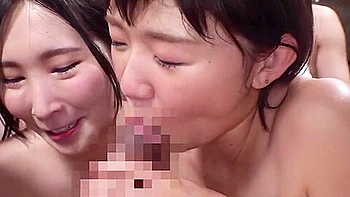 音羽レオン、鈴木聡美、南まりんが最高の巨乳を披露するカップル・ジャワ・シーン