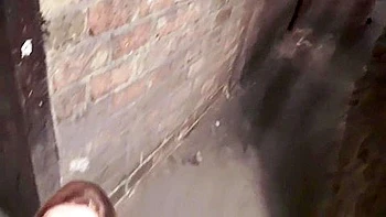 Maman Bourgeoise Enculee Dans Une Cave De Cite Sans Capote