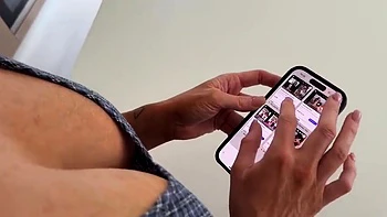 Stepmommy Caught Me Masturbating With Aysha Paige