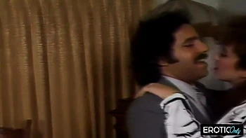 Tia Gunn - Learning Tricks Of Lust