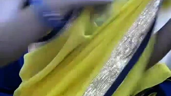 Big Boob Indian Bhabhi In Sari Naked - DesiPapa