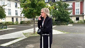 For Lexie, any experience is worth taking! - Jacquie et Michel TV